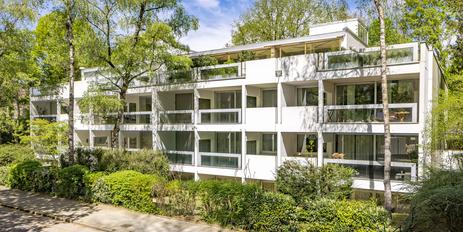 Exzellente Lage, stilvolle Nachbarschaft: großzügige 3-Zimmer-Wohnung mit Loggia