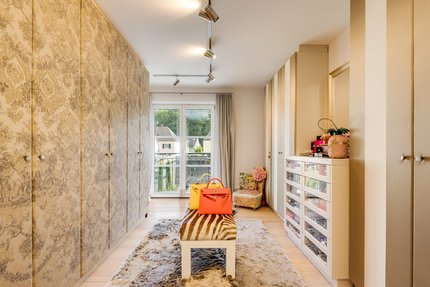 Ankleide mit Maßeinbauten