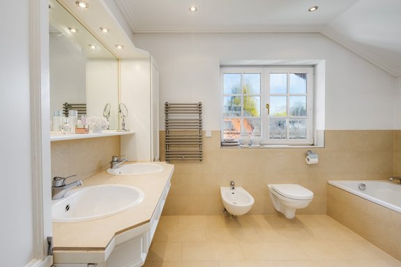 Master bath en suite