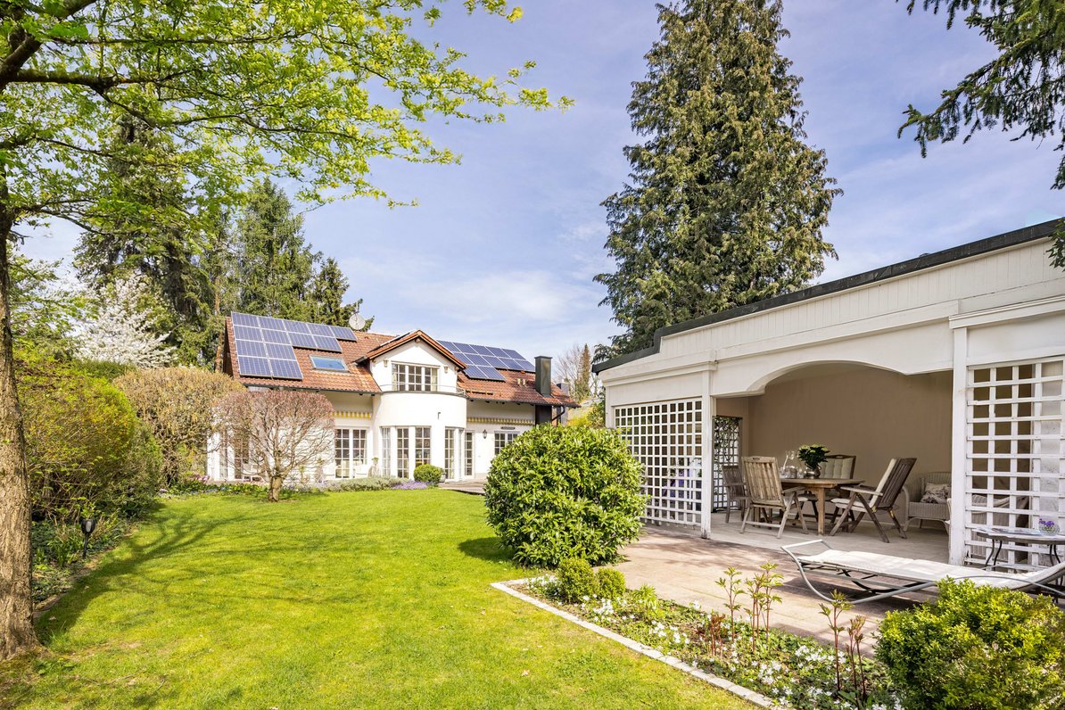 Family home with dream garden
