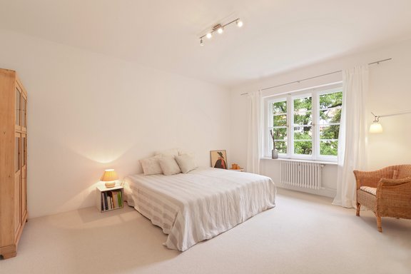 Schlafzimmer mit Hofblick