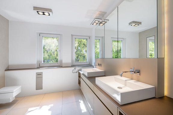 High-quality bathroom with wellness shower