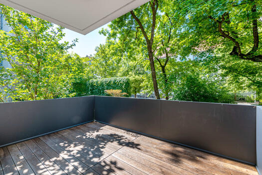 Loggia with view into the green