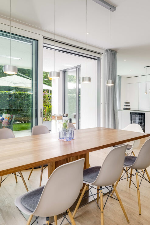 Essplatz mit Gartenblick