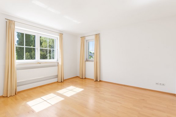 Lichterfülltes Schlafzimmer