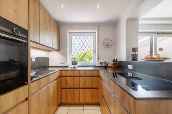 Moderne, gepflegte Küche