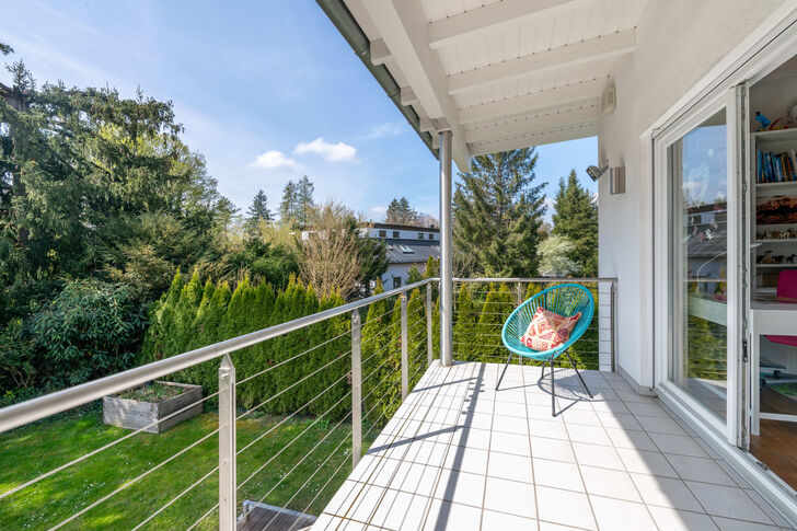 Südbalkon mit Gartenblick