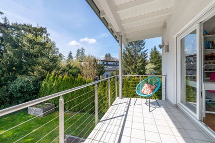 Südbalkon mit Gartenblick