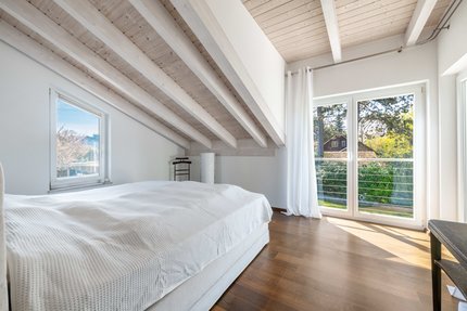 Luftiges Masterschlafzimmer