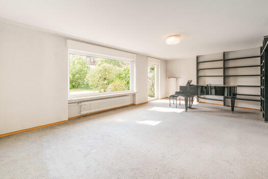 Lichterfülltes Wohnzimmer