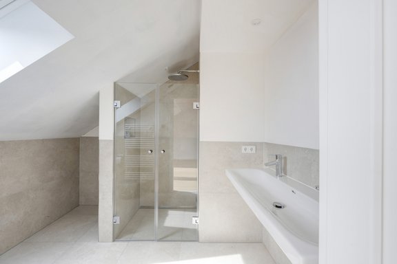 Shower room in the attic