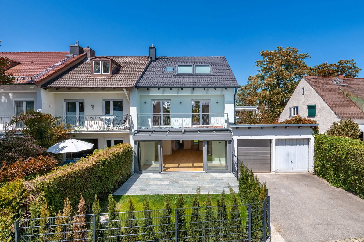 Stylishly renovated terraced house