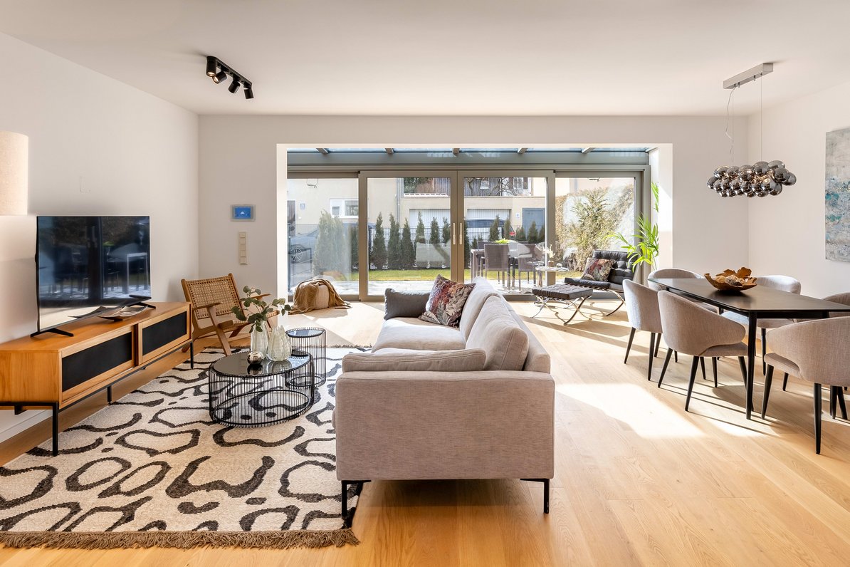 Weitläufiger Livingbereich