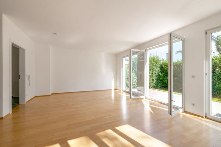 Offenes Wohnen mit Terrasse