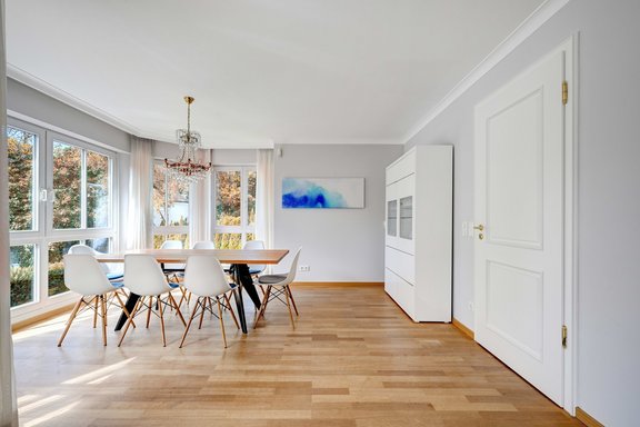 Sunny living / dining area