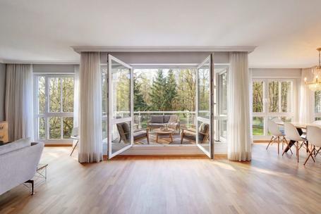 Familiengerechte, elegante 4-Zimmer-Wohnung mit Südbalkon in nobelster Villenlage