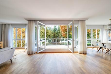 Familiengerechte, elegante 4-Zimmer-Wohnung mit Südbalkon in nobelster Villenlage