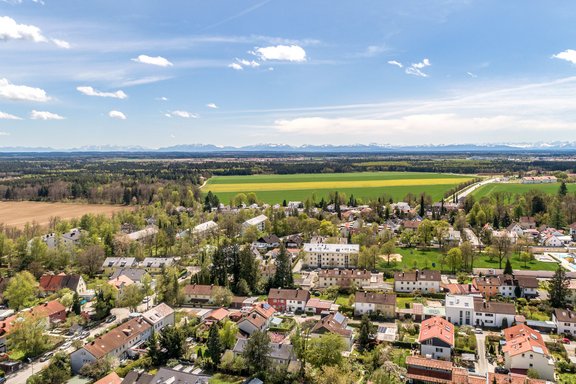 Haar und die nahen Alpen