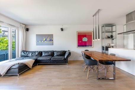 Family friendly, bright 3-room apartment with two balconies