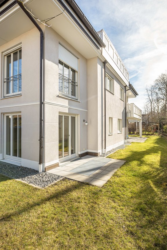 Terrasse mit Garten 2