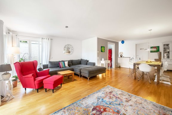 Attraktives Wohn-/Esszimmer