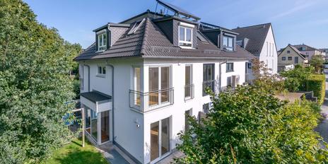 Familiengerechtes Eckhaus von 2016 mit Solarthermie und Wohlfühlambiente in naturnaher Lage