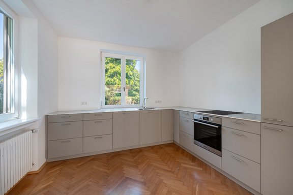 Neue Schreinereinbauküche