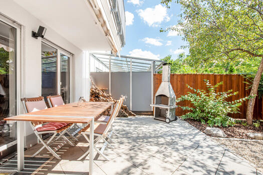 Pretty screened garden