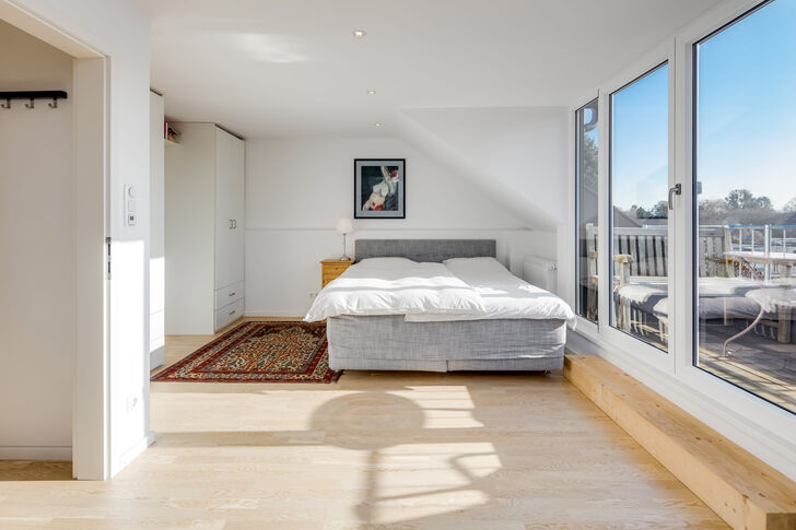 Masterschlafzimmer mit traumhafter Dachterrasse