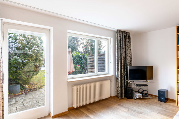 Wohnzimmer mit Südterrasse