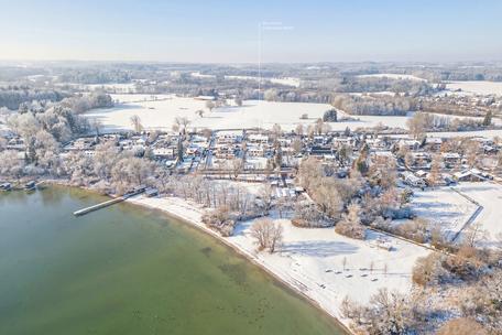 Familienvilla mit Pool, luftigem Strandhausflair, Seeblick, Lift und Einliegerwohnung in Seenähe