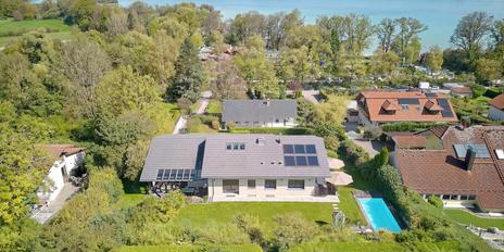 Family villa with pool, airy beach house flair, lake view, elevator and granny apartment near the lake