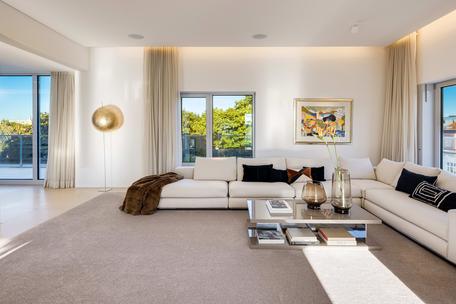 Breathtaking penthouse: fantastic views, 3.40-meter-high rooms and plenty of privacy