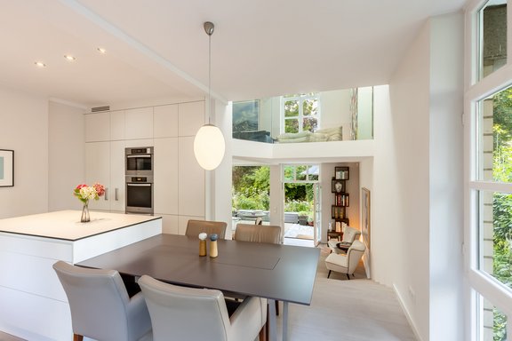 Carpenter's kitchen with dining area