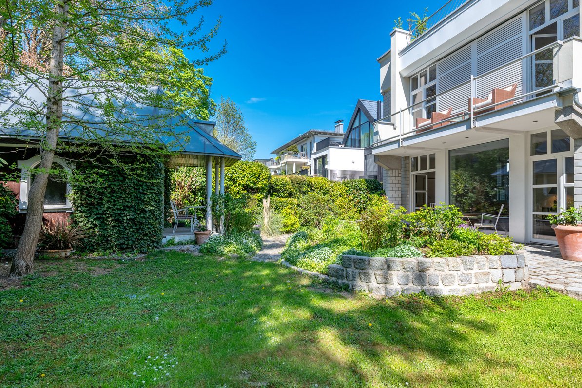 Garden idyll with gazebo