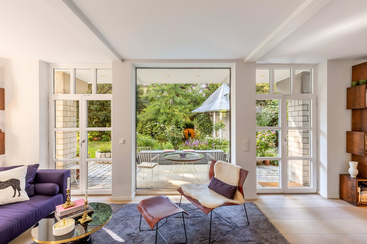 Sunny feel-good ambience