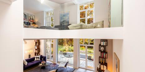 Design-Ästhetik und Natur: Edles Architektenhaus mit zauberhaftem Garten direkt am Herzogpark