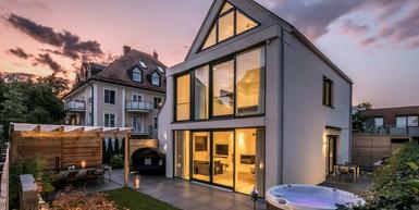 Detached, absolutely new architect villa with high-end equipment and enchanting garden