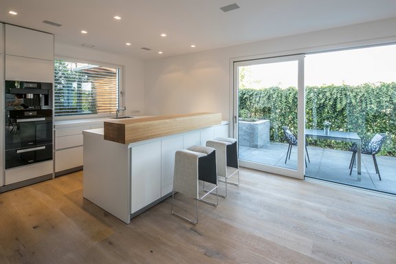 High quality fitted kitchen