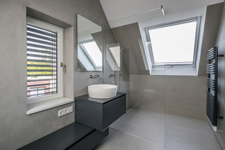 Modernes Duschbad