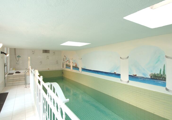 Schwimmhalle