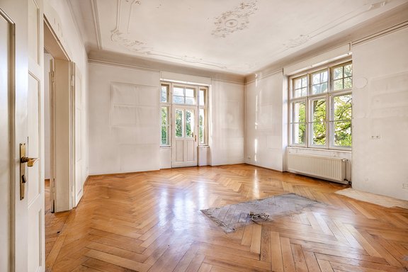 Wohnung mit Deckenstuck