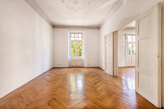 Wohnung mit Flügeltür