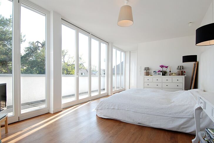 Schlafzimmer mit Dachterrasse