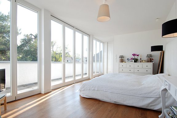 Schlafzimmer mit Dachterrasse