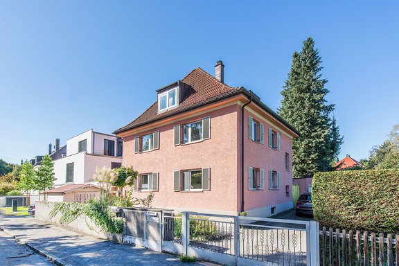 House view (street side)