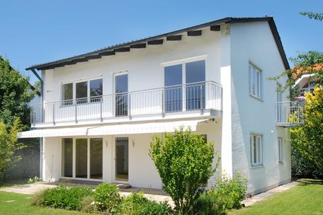 Freistehendes Einfamilienhaus mit moderner Ausstattung und besonders schönem Südgarten