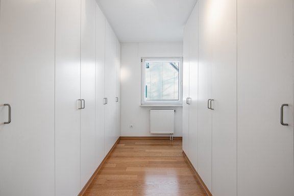 Master closet with custom built-ins