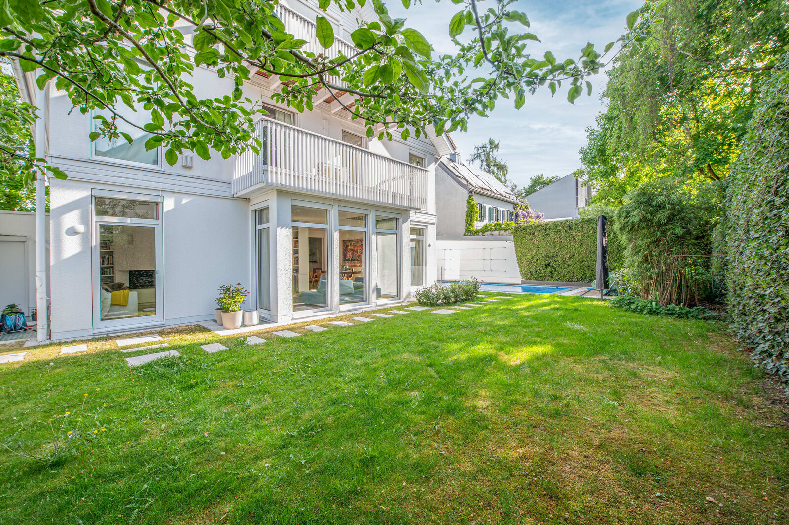 South-facing garden with a lounge area