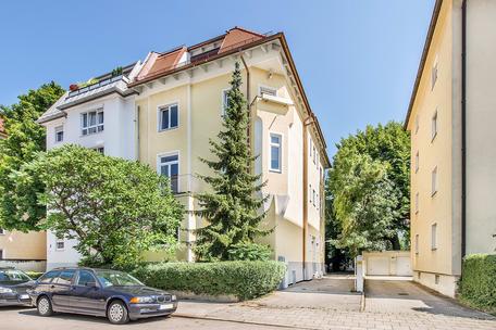 Freundliche, helle 3-Zimmer-Wohnung mit idealem Schnitt und kleinem Südbalkon in ruhiger Lage